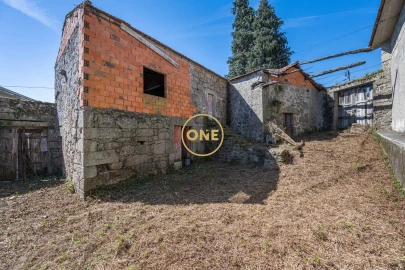 Moradia T5 para Venda em Requião