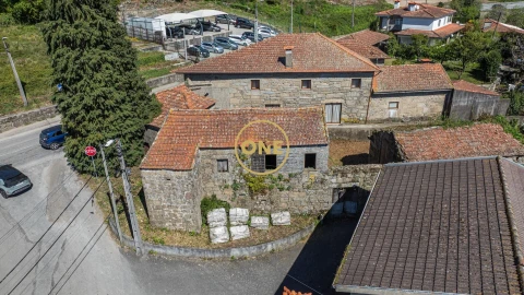 Moradia T5 para Venda em Requião