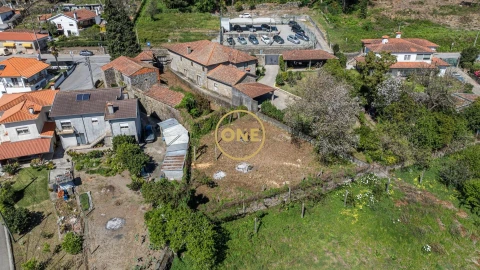 Moradia T5 para Venda em Requião