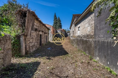 Moradia T5 para Venda em Requião