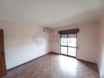 Moradia T4 para Venda em Nossa Sra de Fatima