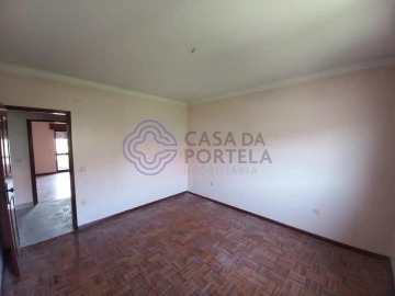 Moradia T4 para Venda em Nossa Sra de Fatima
