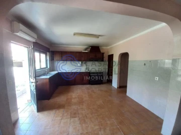 Moradia T4 para Venda em Nossa Sra de Fatima