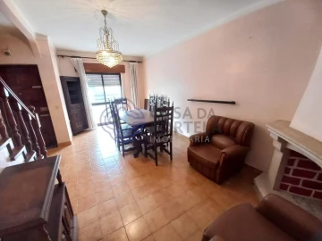 Moradia T4 para Venda em Nossa Sra de Fatima