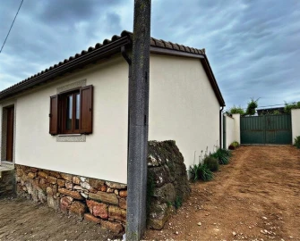 Moradia T2 para Venda em Casais e Alviobeira