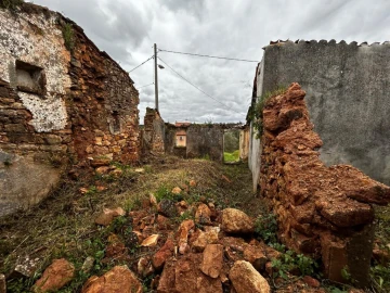 Moradia T2 para Venda em Casais e Alviobeira