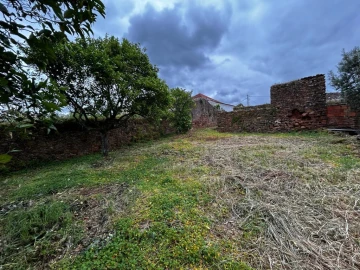 Moradia T2 para Venda em Casais e Alviobeira