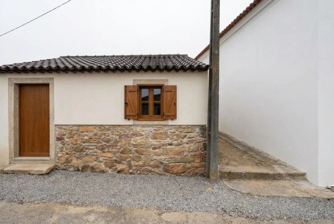 Moradia T2 para Venda em Casais e Alviobeira Foto 1