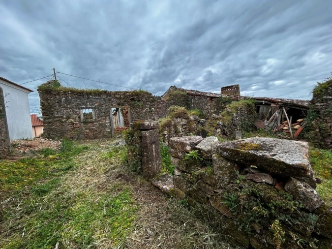 Moradia T2 para Venda em Casais e Alviobeira Foto 6