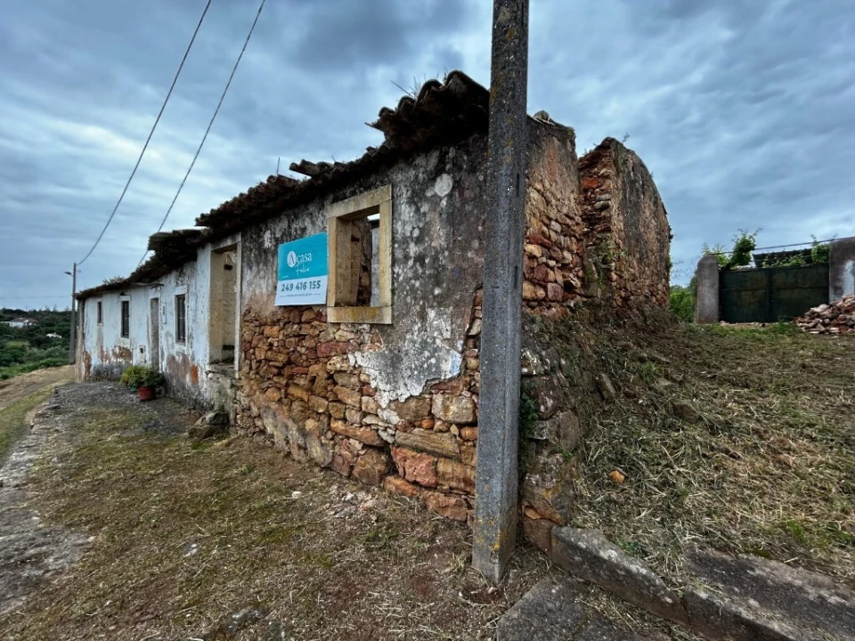 Moradia T2 para Venda em Casais e Alviobeira Foto 4