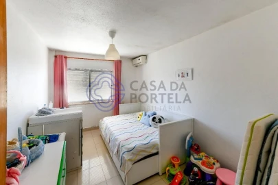 Moradia T3 para Venda em Águas Livres