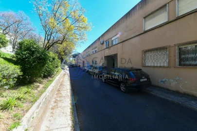 Moradia T3 para Venda em Águas Livres