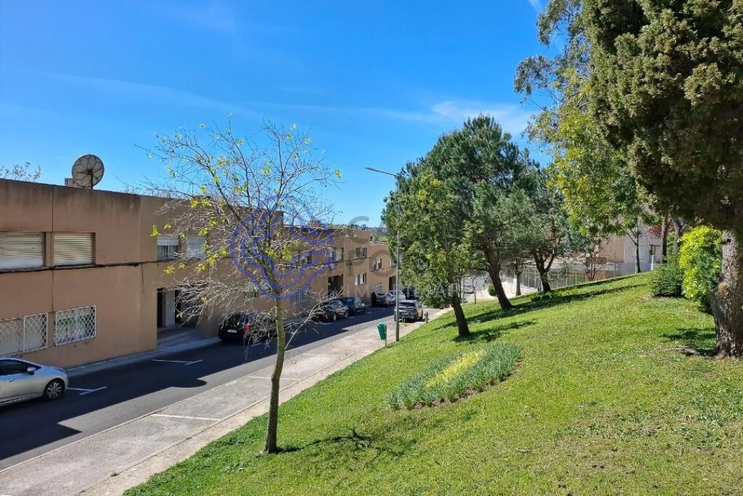 Moradia T3 para Venda em Águas Livres Foto 48