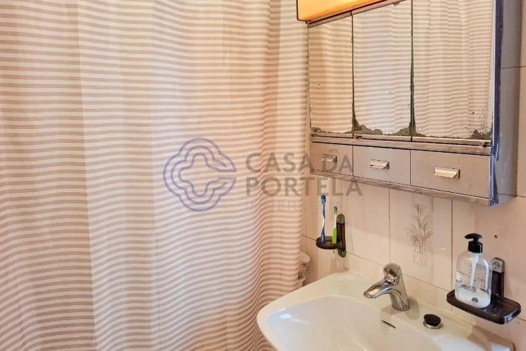 Moradia T3 para Venda em Águas Livres Foto 26