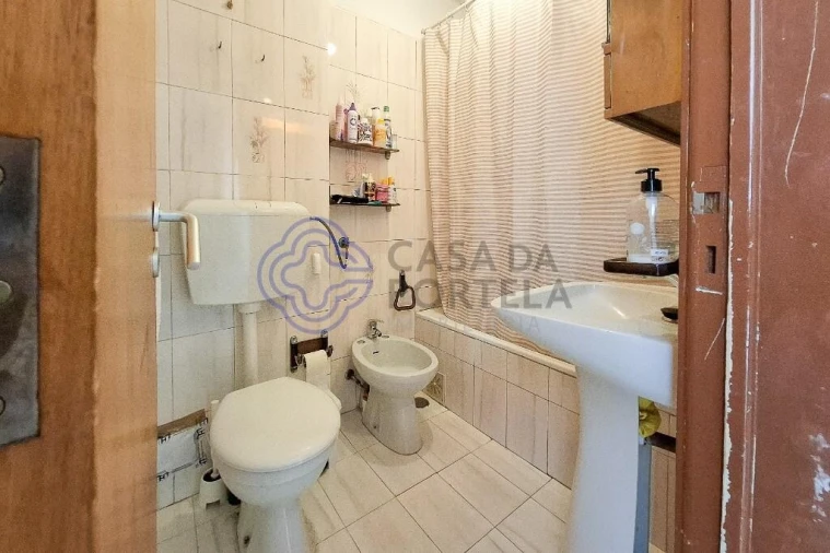 Moradia T3 para Venda em Águas Livres Foto 34