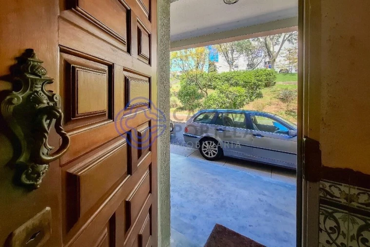 Moradia T3 para Venda em Águas Livres Foto 3