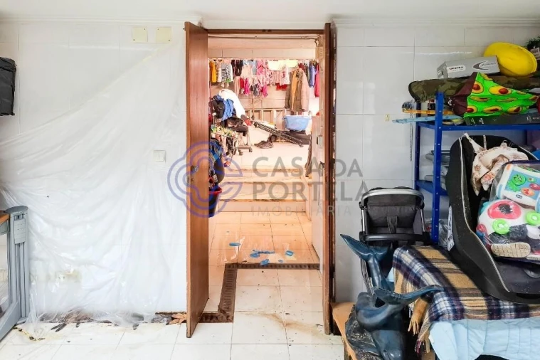 Moradia T3 para Venda em Águas Livres Foto 37