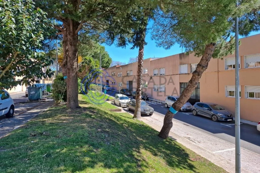 Moradia T3 para Venda em Águas Livres Foto 1