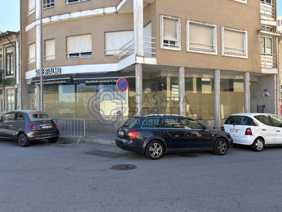 Loja para Arrendamento em Mafamude e Vilar do Paraíso Foto 2