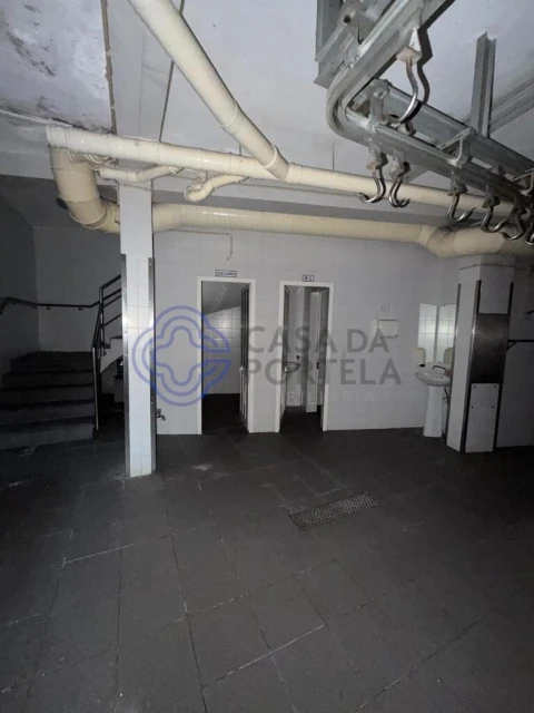 Loja para Arrendamento em Mafamude e Vilar do Paraíso