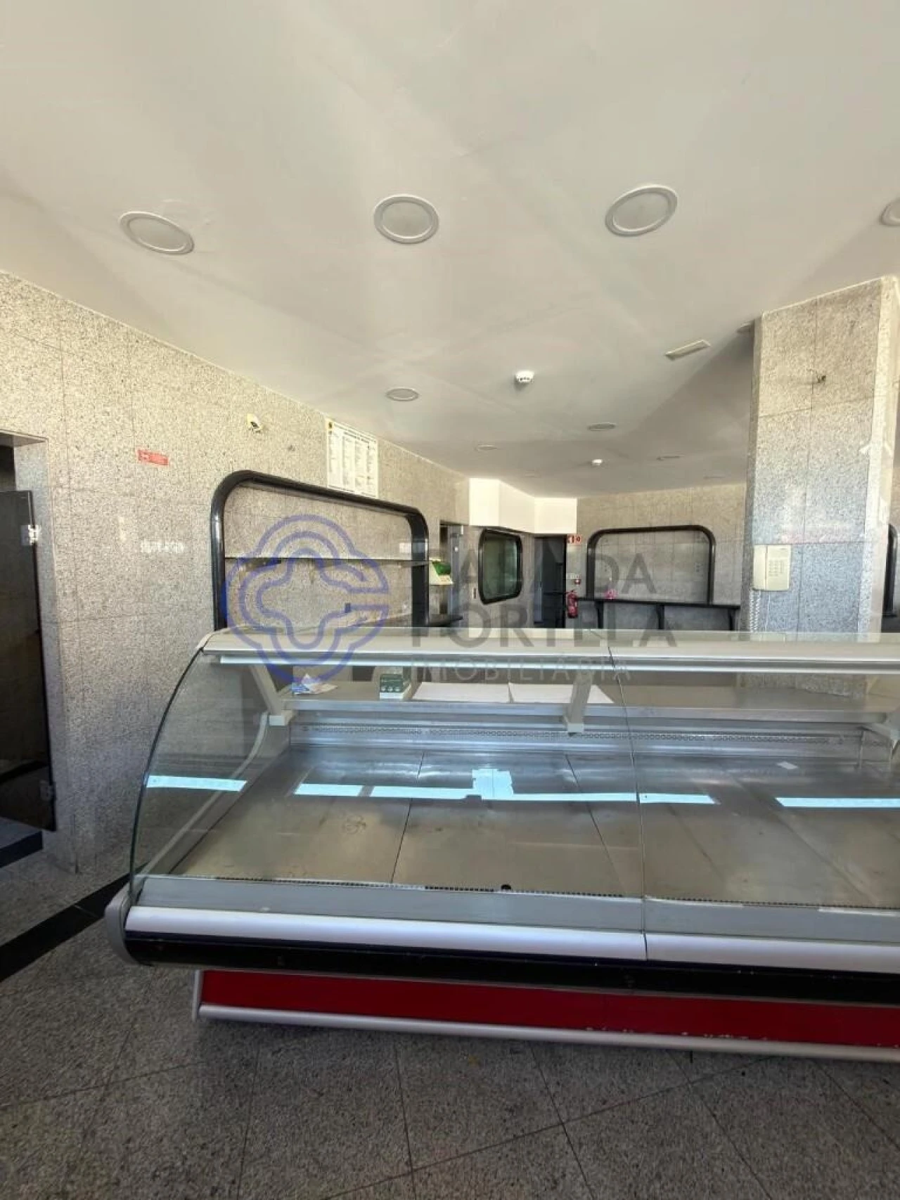 Loja para Arrendamento em Mafamude e Vilar do Paraíso Foto 3