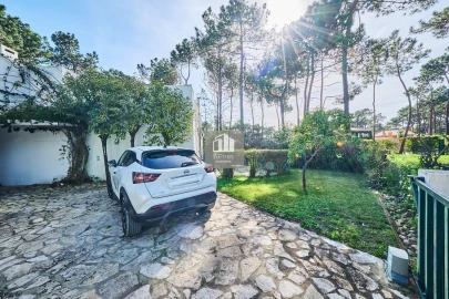 Moradia T3 para Venda em Charneca de Caparica e Sobreda