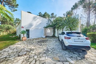 Moradia T3 para Venda em Charneca de Caparica e Sobreda