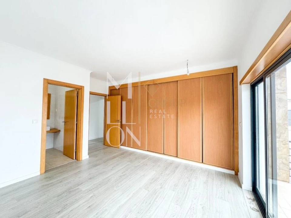 Moradia T5 para Venda em Almada, Cova da Piedade, Pragal e Cacilhas Foto 61