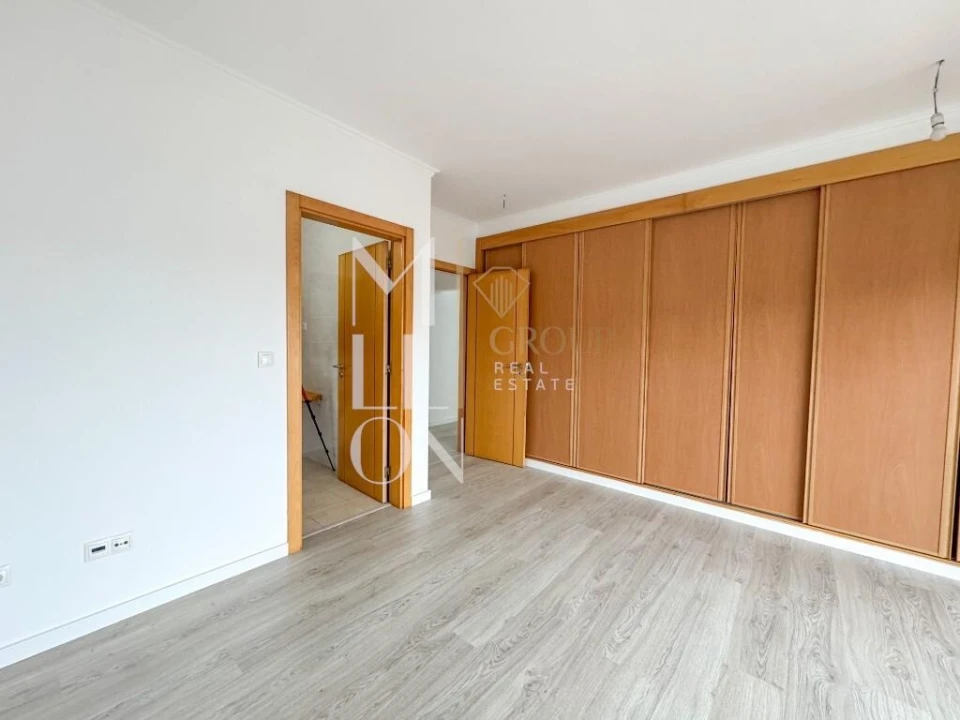 Moradia T5 para Venda em Almada, Cova da Piedade, Pragal e Cacilhas Foto 52