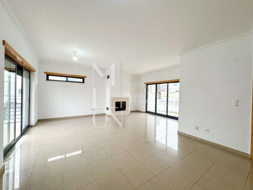 Moradia T5 para Venda em Almada, Cova da Piedade, Pragal e Cacilhas Foto 11