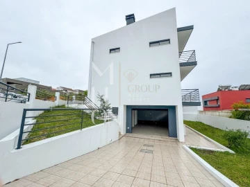 Moradia T5 para Venda em Almada, Cova da Piedade, Pragal e Cacilhas