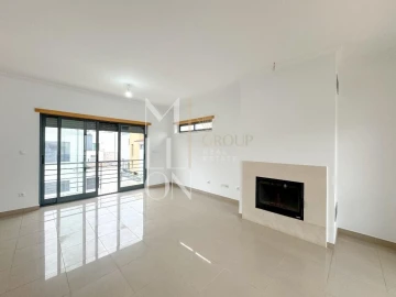 Moradia T5 para Venda em Almada, Cova da Piedade, Pragal e Cacilhas