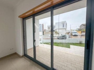 Moradia T5 para Venda em Almada, Cova da Piedade, Pragal e Cacilhas