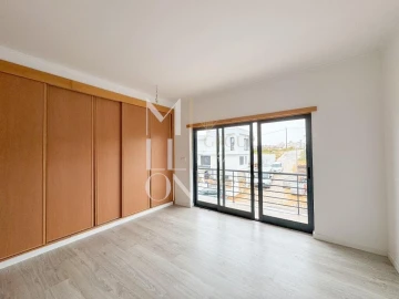 Moradia T5 para Venda em Almada, Cova da Piedade, Pragal e Cacilhas