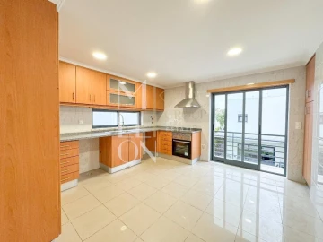 Moradia T5 para Venda em Almada, Cova da Piedade, Pragal e Cacilhas