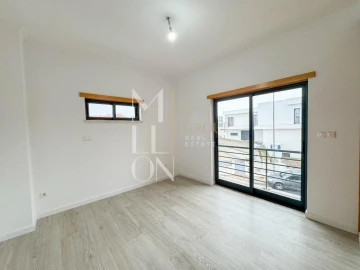 Moradia T5 para Venda em Almada, Cova da Piedade, Pragal e Cacilhas