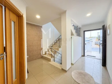 Moradia T5 para Venda em Almada, Cova da Piedade, Pragal e Cacilhas