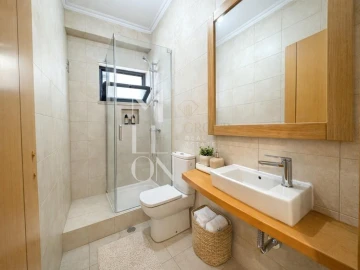 Moradia T5 para Venda em Almada, Cova da Piedade, Pragal e Cacilhas