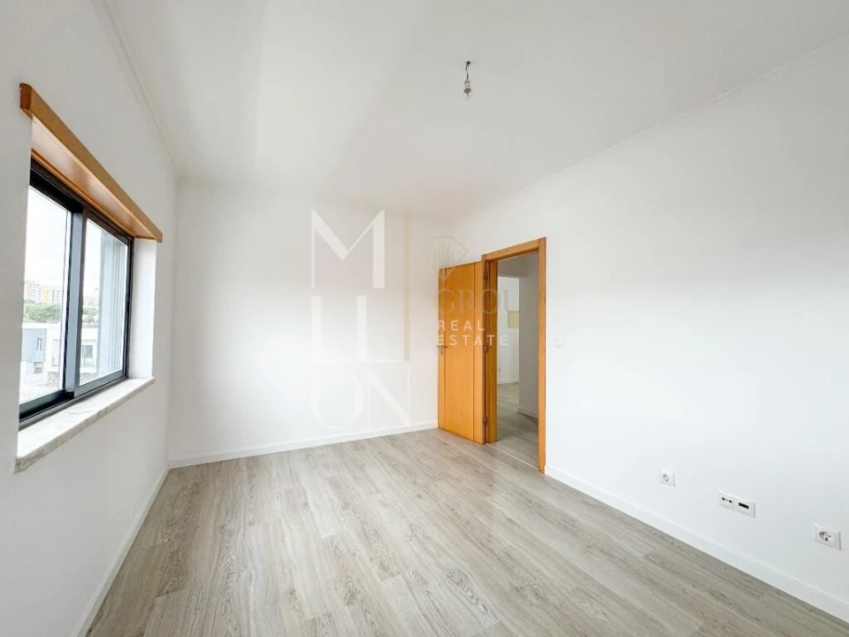 Moradia T5 para Venda em Almada, Cova da Piedade, Pragal e Cacilhas Foto 60