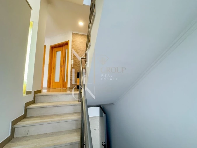 Moradia T5 para Venda em Almada, Cova da Piedade, Pragal e Cacilhas Foto 13