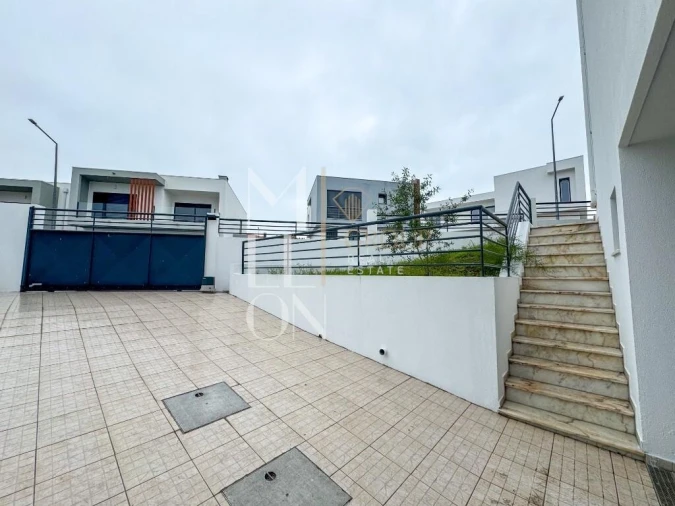 Moradia T5 para Venda em Almada, Cova da Piedade, Pragal e Cacilhas Foto 33