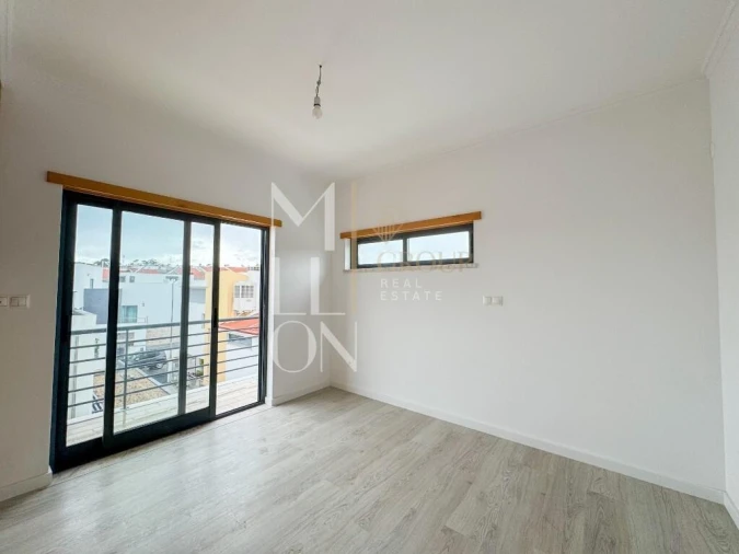 Moradia T5 para Venda em Almada, Cova da Piedade, Pragal e Cacilhas Foto 47