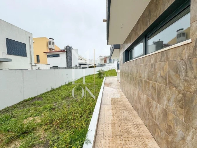 Moradia T5 para Venda em Almada, Cova da Piedade, Pragal e Cacilhas Foto 28