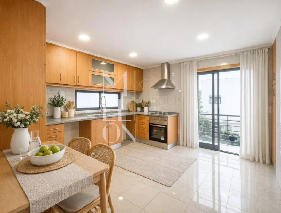 Moradia T5 para Venda em Almada, Cova da Piedade, Pragal e Cacilhas Foto 3