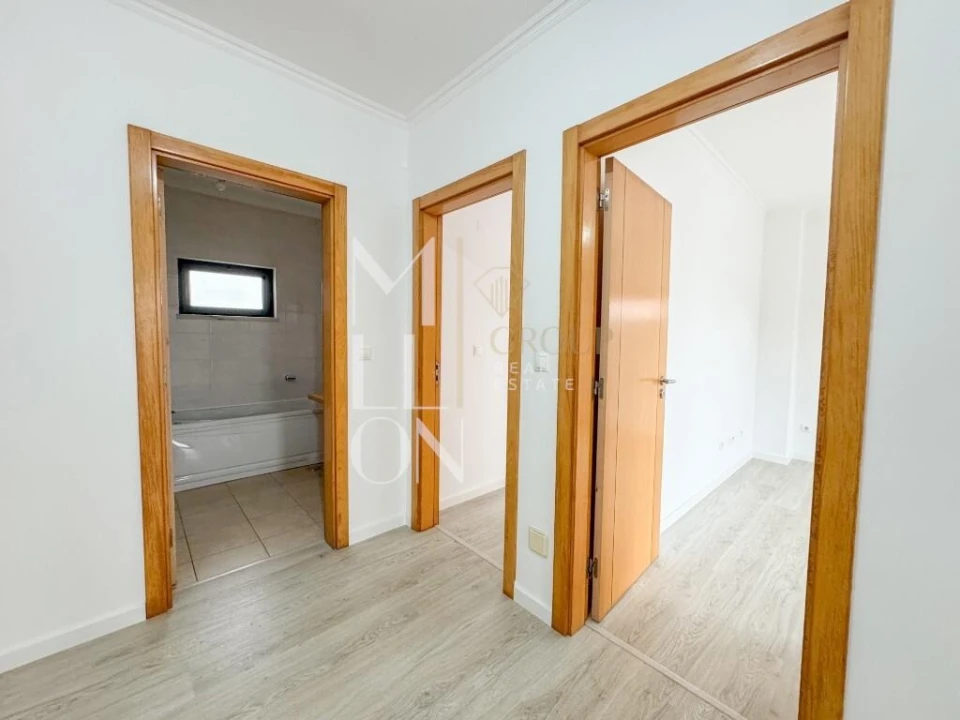 Moradia T5 para Venda em Almada, Cova da Piedade, Pragal e Cacilhas Foto 19