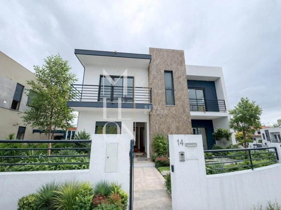 Moradia T5 para Venda em Almada, Cova da Piedade, Pragal e Cacilhas Foto 35