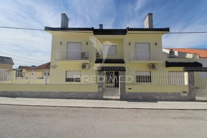 Moradia T3 para Venda em São Francisco