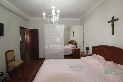 Moradia T3 para Venda em São Francisco