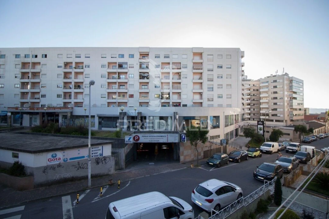 Apartamento T3 para Venda em Braga (Maximinos, Sé e Cividade) Foto 3