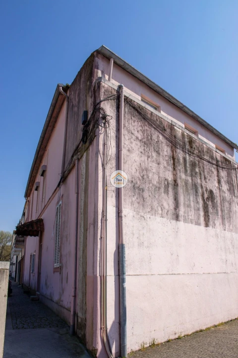 Moradia T4 para Venda em Lordelo do Ouro e Massarelos